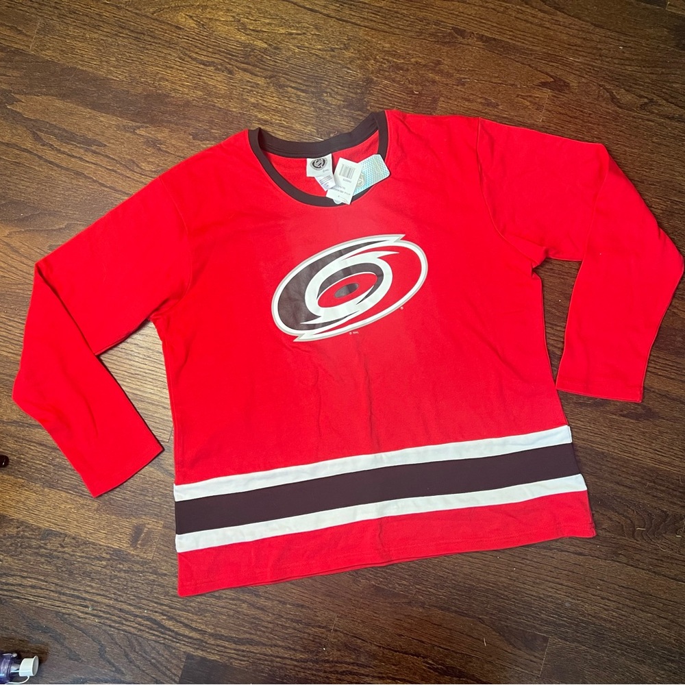 Hurricanes Fans, this one is for you!!! Size XL light weight crewneck sweatshirt